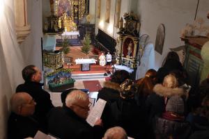 RYBOVKA OPĚT PŘILÁKALA DO KOSTELA DESÍTKY LIDÍ